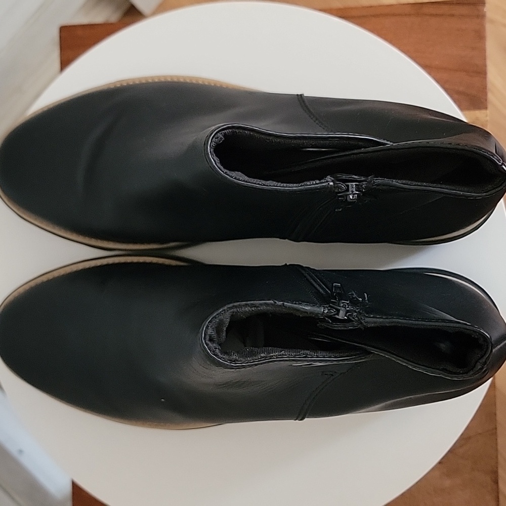 Clarks Womens Ultimate Comfort Collection Black Ankle Booties W/ Wedge Sole 10M - Picture 12 of 14